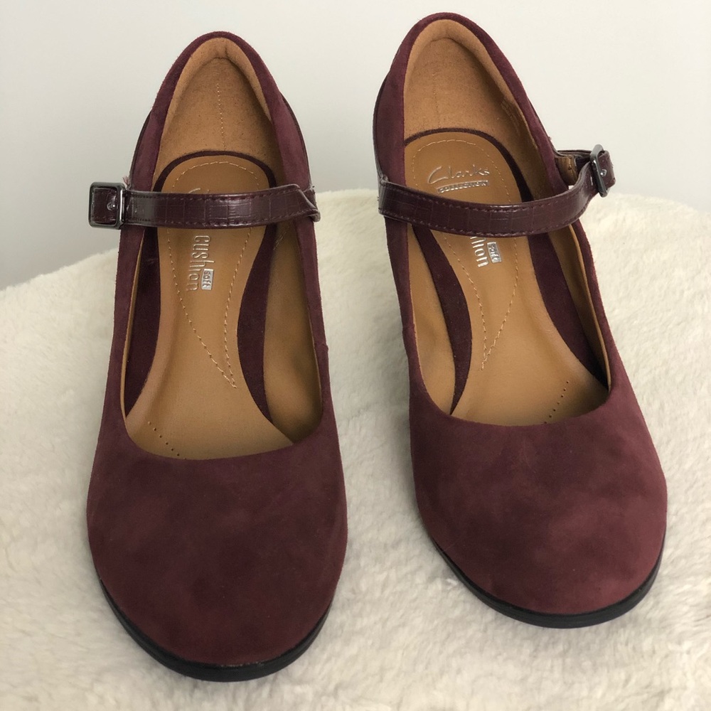 Clarks- Mary Jane pumps- size 6